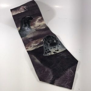 Wembley  Endangered species men’s tie